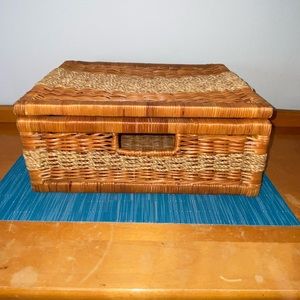 Hinged Wicker Rectangular Basket/Storage Box
